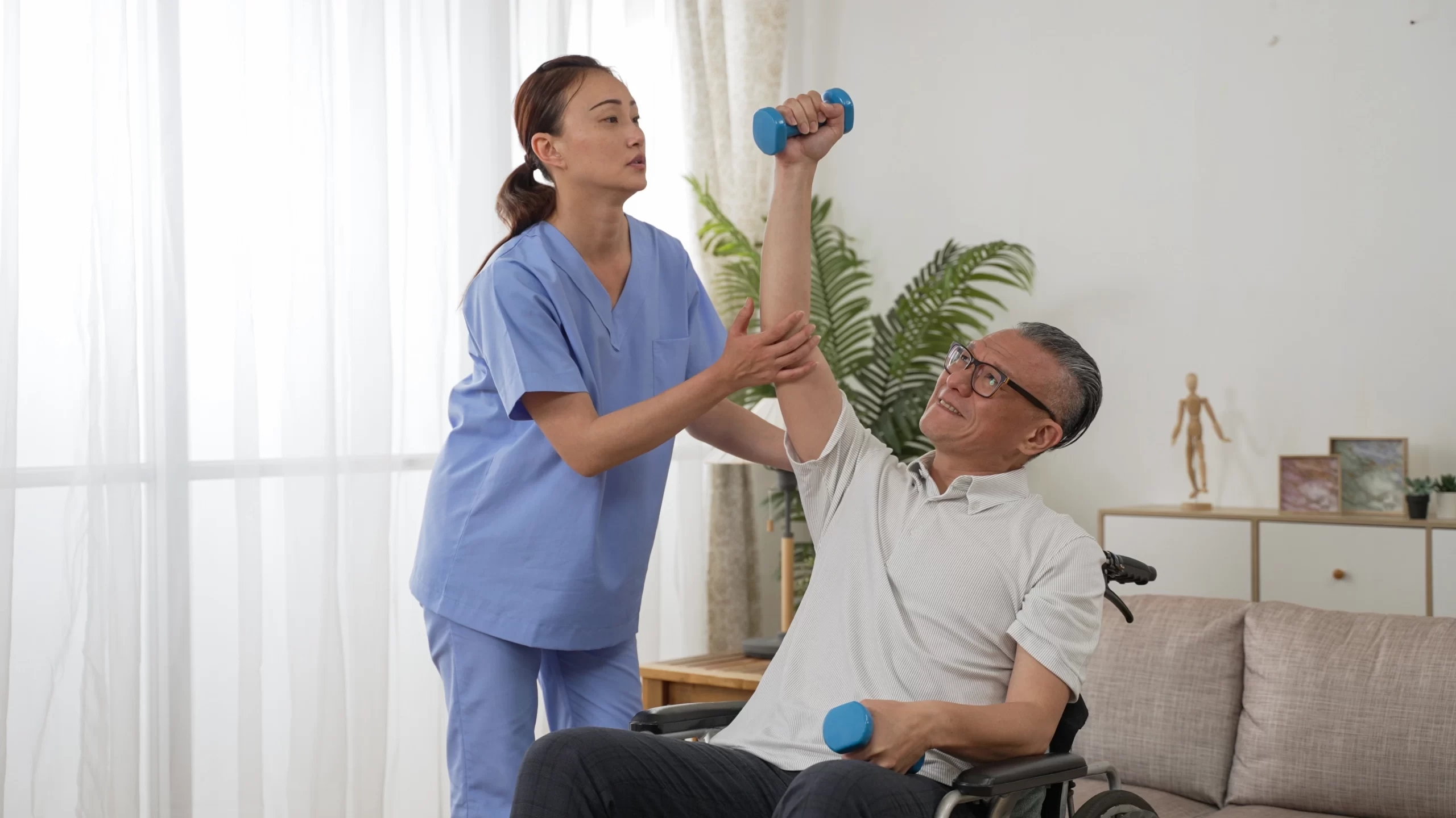Benefits of In-Home Care vs Residential Care Facilities for Calgary Seniors